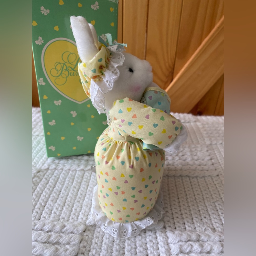 Vintage Avon Lullaby Bunny - Picture 10 of 13
